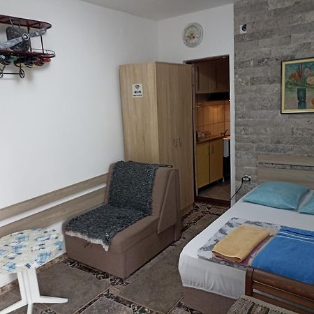 Hotel Mini Garsonjera à Podgorica Extérieur photo