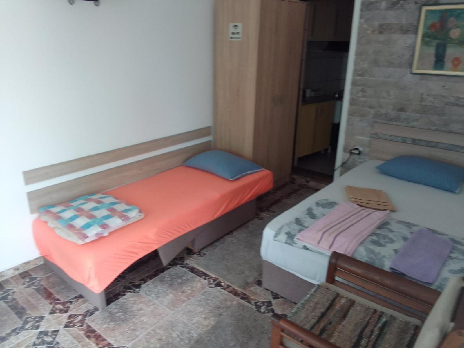 Hotel Mini Garsonjera à Podgorica Extérieur photo